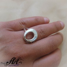 Сребърен пръстен с бял седеф R-854